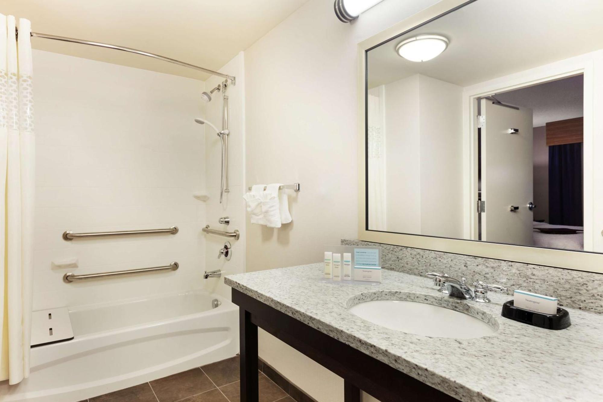 Hampton Inn And Suites Camp Springs Kültér fotó